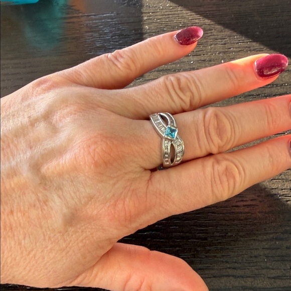 Jewelry - Elegant Silver Ring with Blue Gemstone